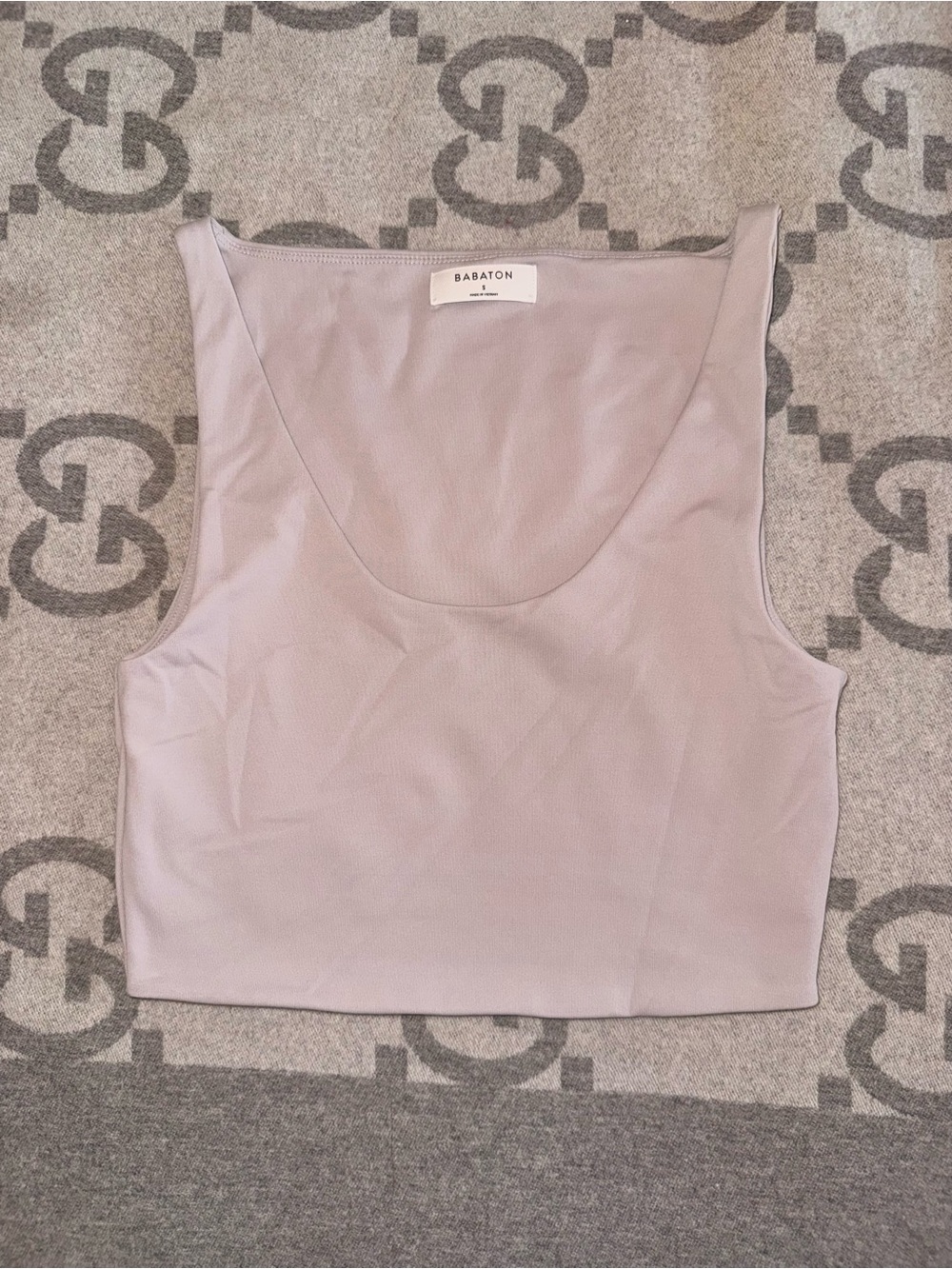 🌼 Babaton Scoop Neck Cropped Tank Top - Light Grey - Picture 2 of 7